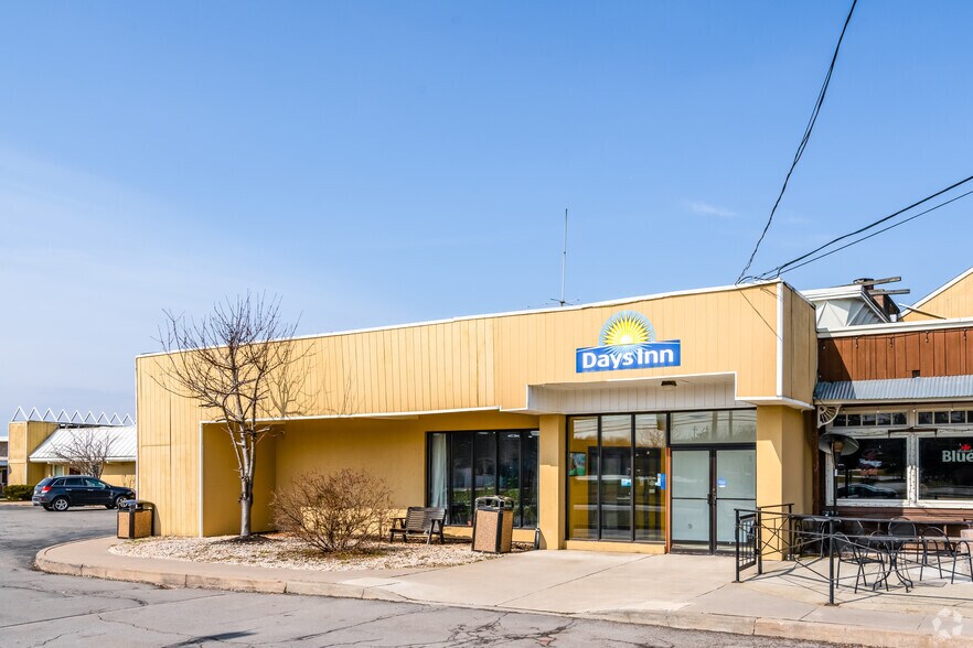 More Photos Of 4853 W Henrietta Rd, Henrietta Hotel For Sale