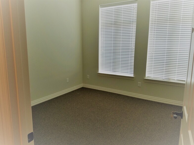 More Photos Of 8668 John Hickman Pky, Frisco Medical For Lease