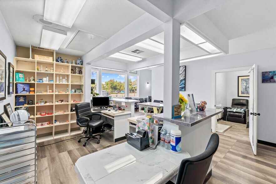 More Photos Of 235 W Noble Ave, Visalia Medical For Sale