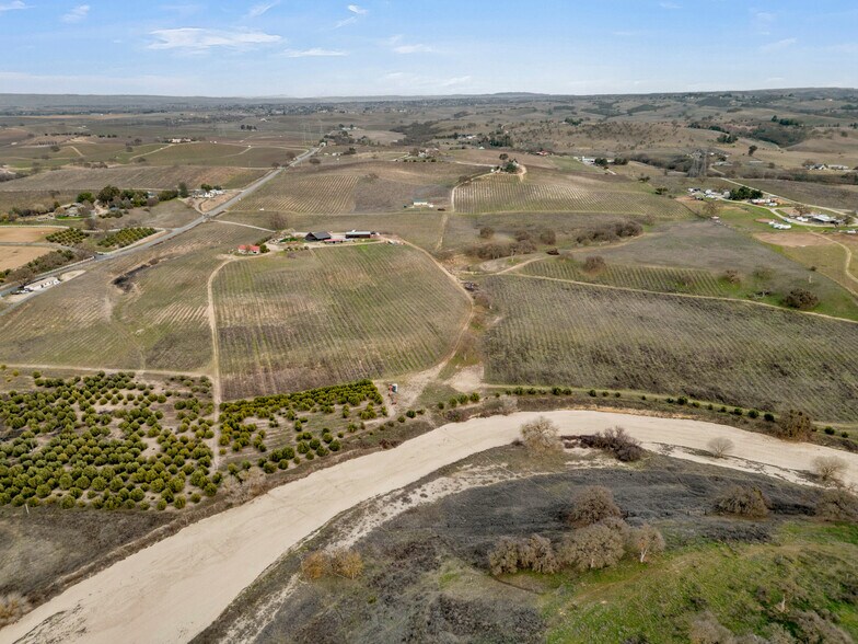More Photos Of 4295 Union Rd, Paso Robles Winery Vineyard For Sale