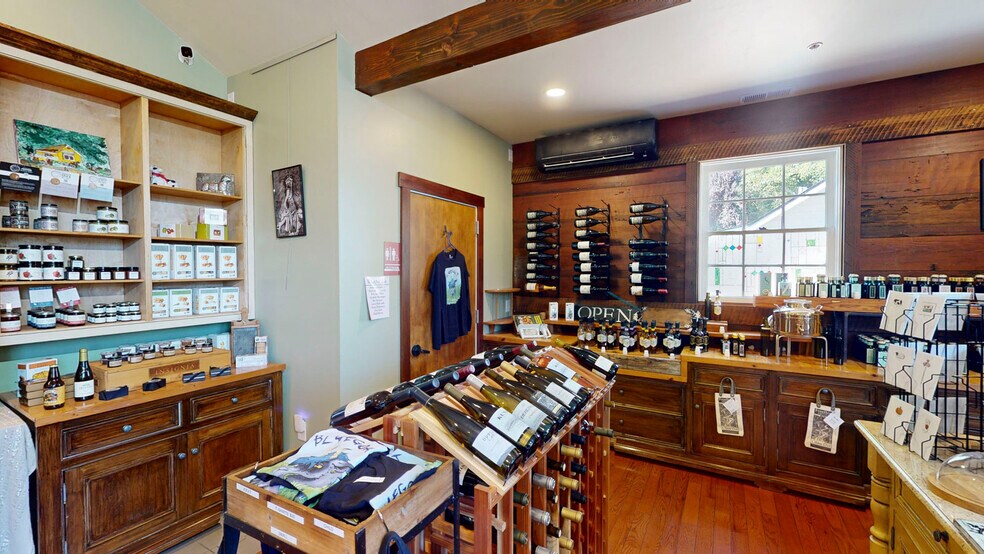 More Photos Of 380 Bohemian Hwy, Sebastopol Storefront Retail Residential For Sale