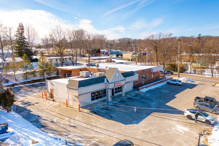 Primary Photo Of 32 Durban Ave, Hopatcong Freestanding For Sale