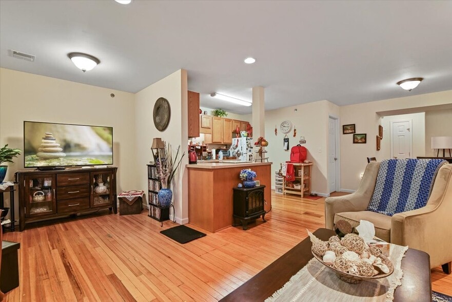More Photos Of 141 Bellemonte Ave, Hawley Apartments For Sale
