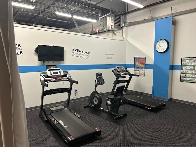 More Photos Of 470 Maryland Dr, Fort Washington Light Distribution For Lease