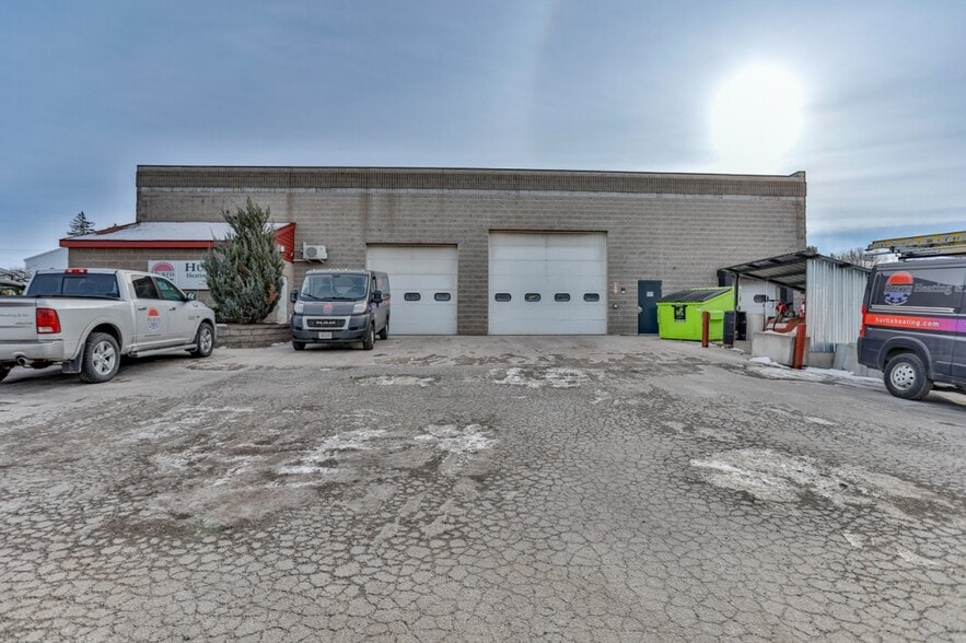 More Photos Of 711 3rd St, Marathon Manufacturing For Sale