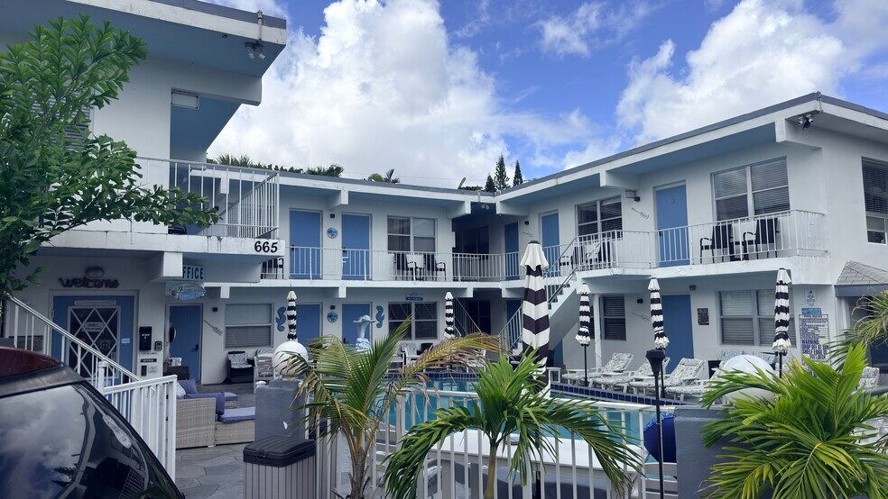 Primary Photo Of 665 SE 20th Ave, Deerfield Beach Hotel For Sale