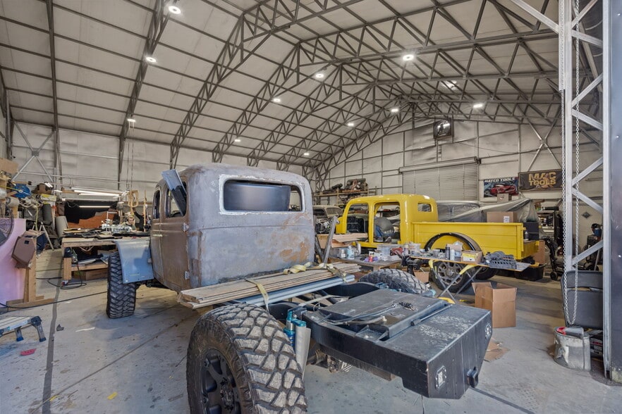 More Photos Of 4704 N College Rd, Castle Hayne Warehouse For Lease