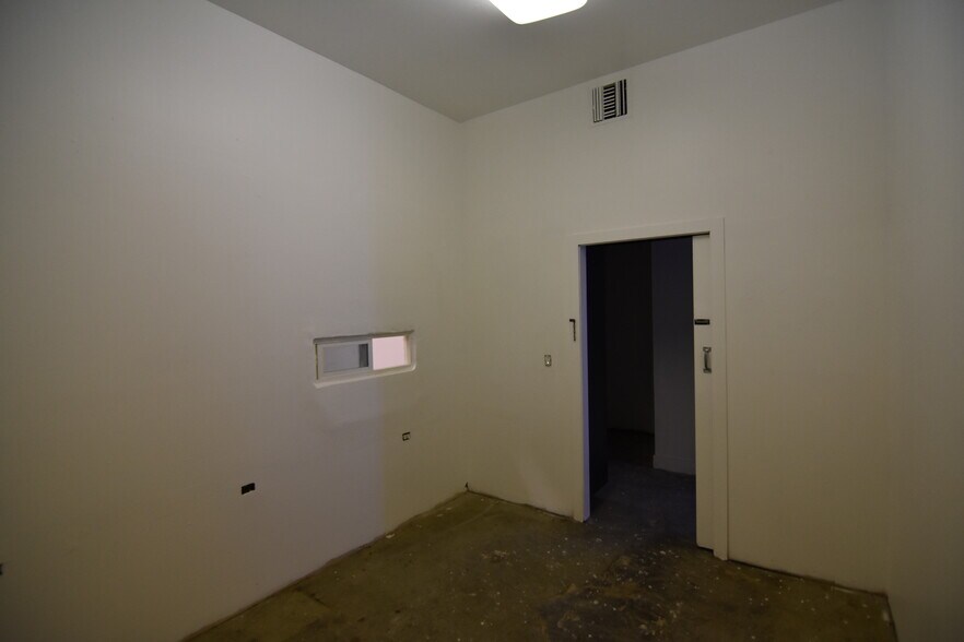 More Photos Of 2153-2173 W Washington Blvd, Los Angeles Storefront Retail Residential For Lease