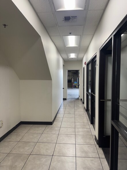 More Photos Of 4625 Wible Rd, Bakersfield Auto Dealership For Lease