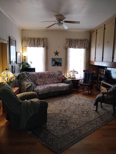 More Photos Of 400 4th St, Sutton Storefront Retail Residential For Sale