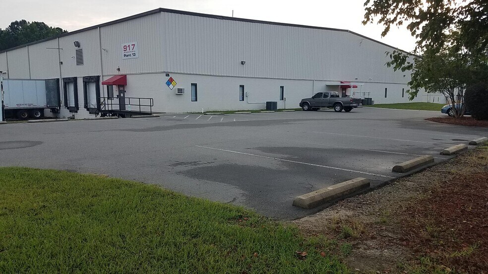 Primary Photo Of 917 J R Industrial Dr, Sanford Manufacturing For Lease
