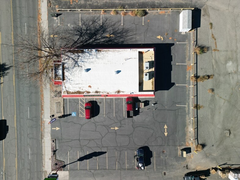 More Photos Of 608 E Pershing Ave, Riverton Storefront For Sale