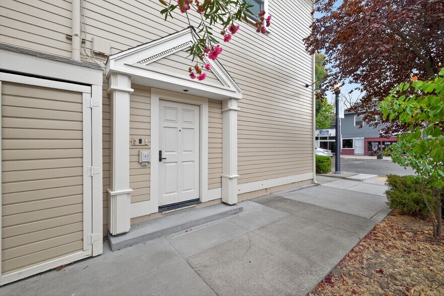 More Photos Of 3300 Broadway St, Sacramento Storefront Retail Office For Lease