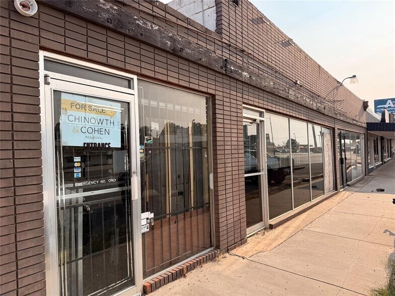 More Photos Of 2728 NW 10th St, Oklahoma City Storefront For Sale