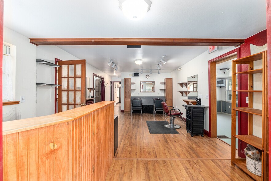 More Photos Of 20707 Park Ave, Dunnellon Specialty For Sale