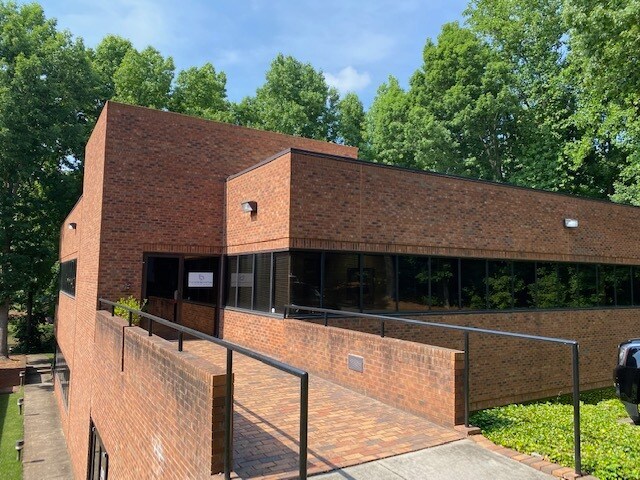 More Photos Of 3731 Latrobe Dr, Charlotte Office For Lease