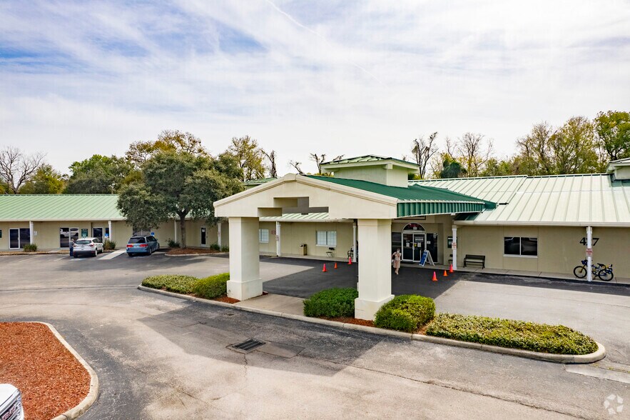 More Photos Of 425-427 S Parsons Ave, Brandon Medical For Lease