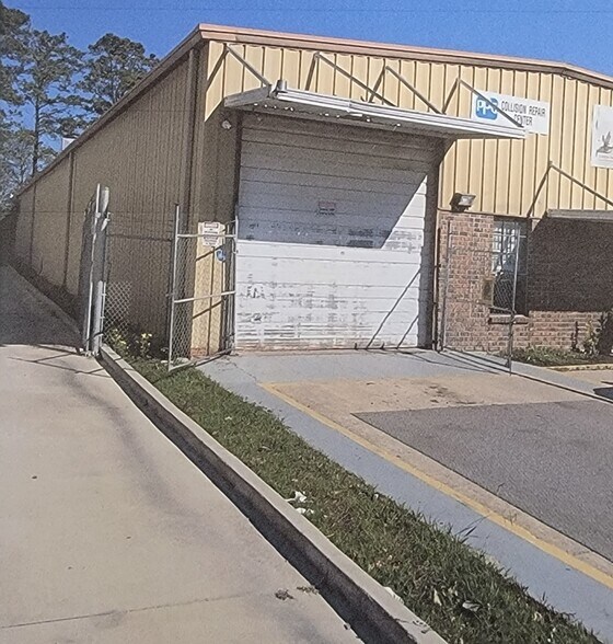 More Photos Of 13511 S Choctaw Dr, Baton Rouge Warehouse For Sale