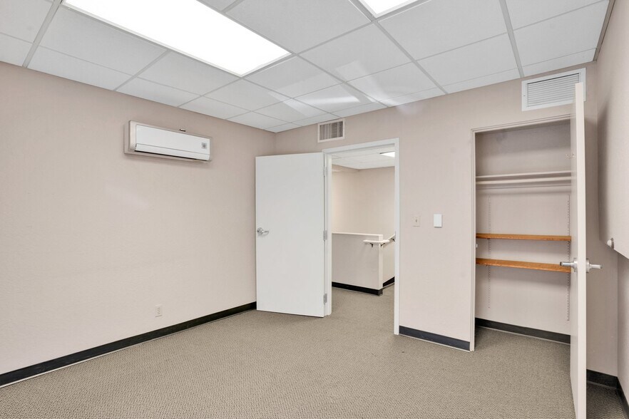 More Photos Of 780 Laurel St, San Carlos Bank For Lease