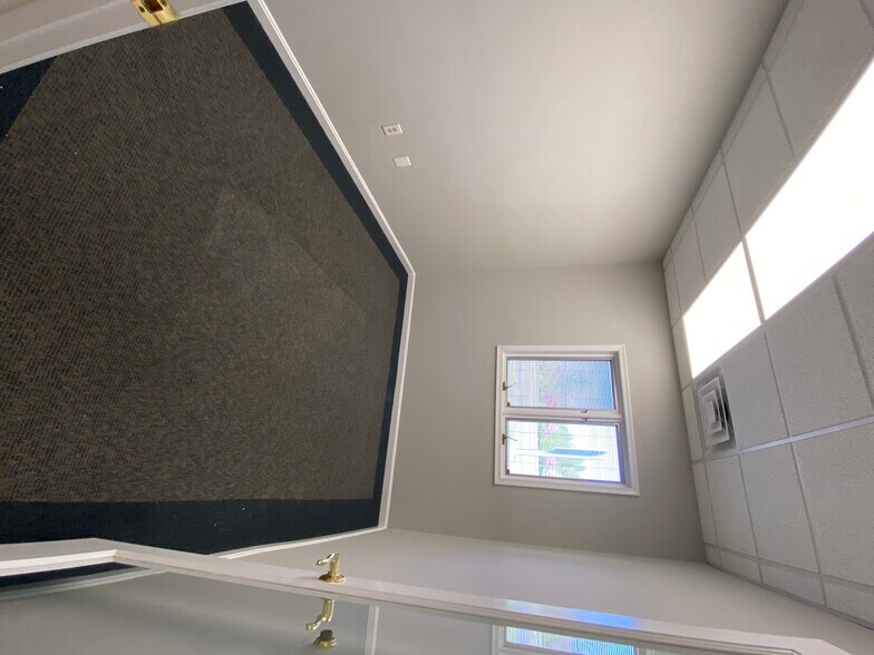 More Photos Of 3825 Leonardtown Rd, Waldorf Office For Lease