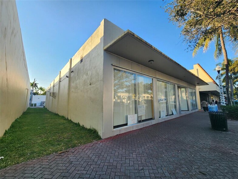 More Photos Of 216 Washington Ave, Homestead General Retail For Sale