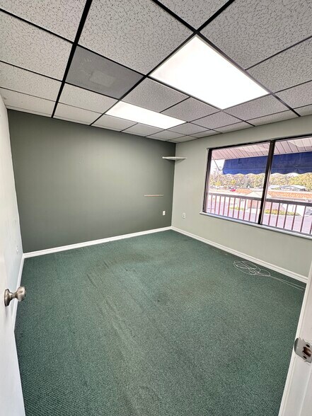 More Photos Of 1102-1132 E Semoran Blvd, Apopka Office For Lease