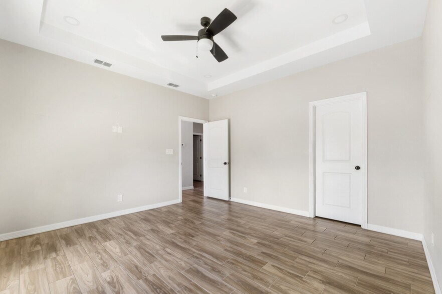 More Photos Of 424 San Mateo Ave, La Joya Apartments For Sale