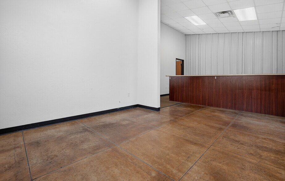 More Photos Of 1940 Harper St, Choctaw Medical For Lease