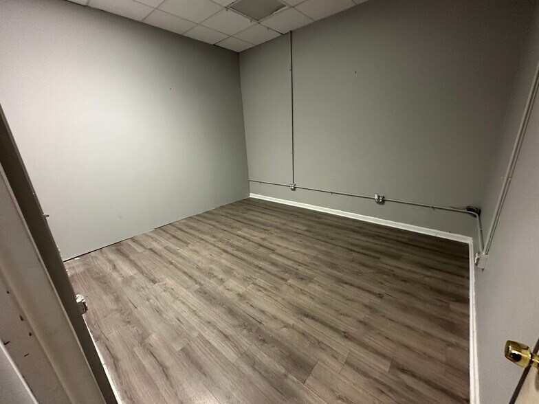 More Photos Of 4519-4523 N Milwaukee Ave, Chicago Apartments For Lease