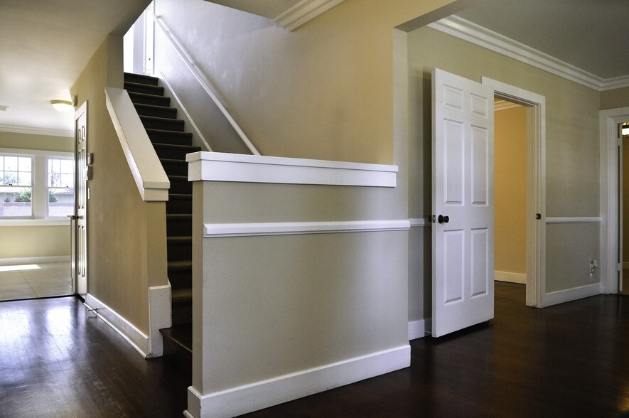 More Photos Of 1533 E 4th St, Santa Ana Medical For Lease