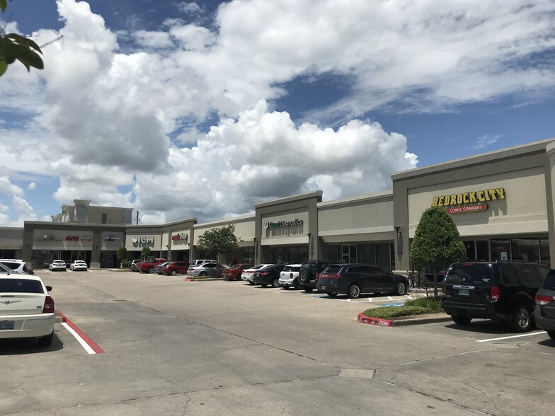 More Photos Of 100-110 W Bay Area Blvd, Webster Unknown For Sale