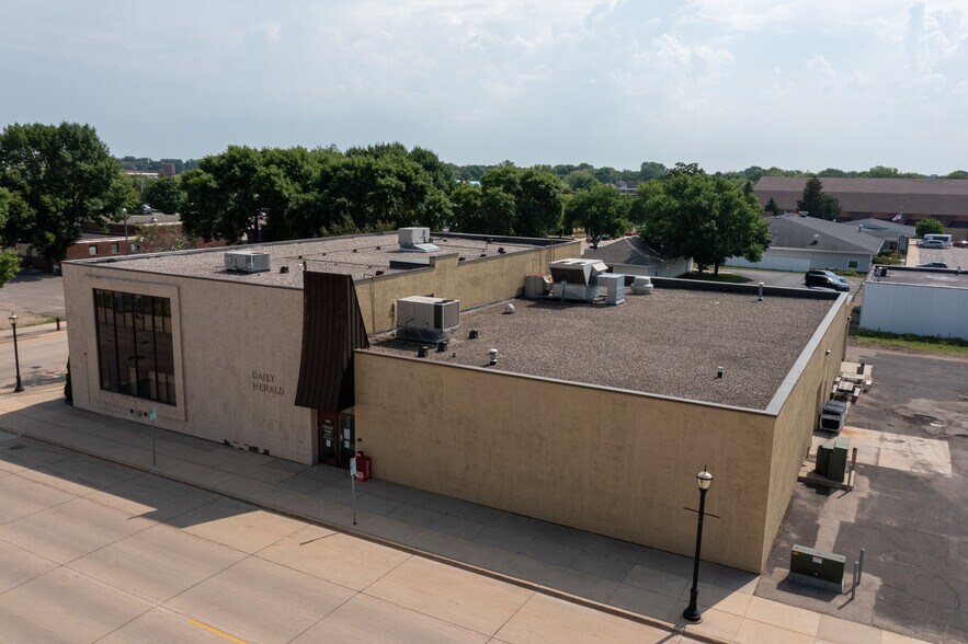 More Photos Of 310 2nd St NE, Austin Office For Sale