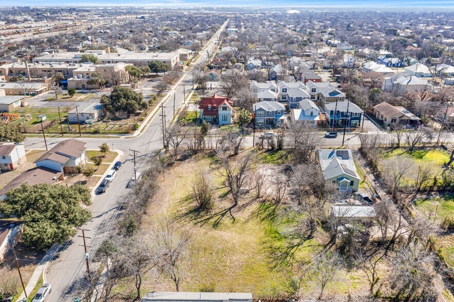 More Photos Of 931 N Olive St, San Antonio Land For Sale