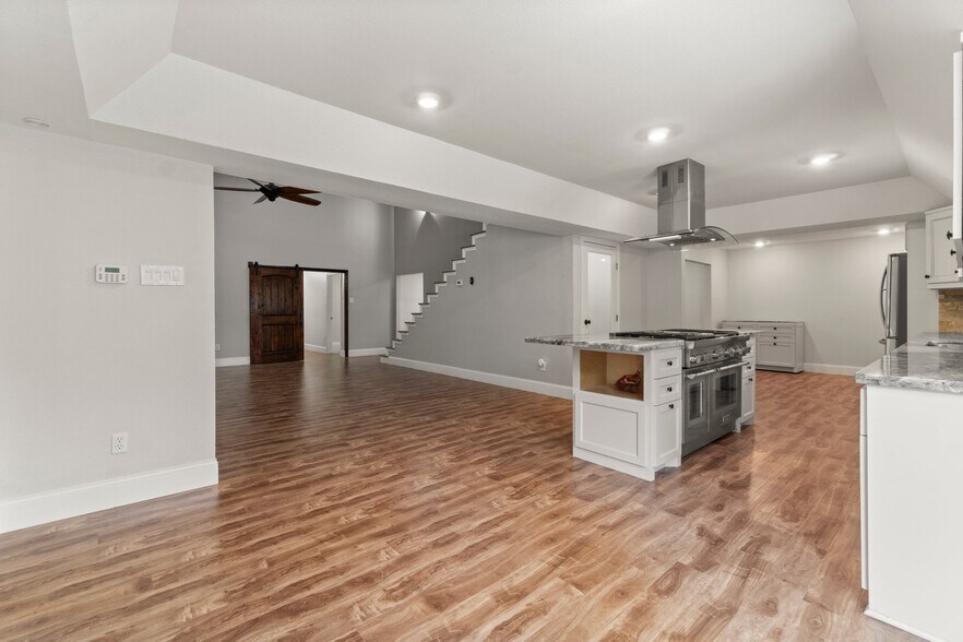 More Photos Of 2042 Teal Dr, Spring Dormitory For Sale