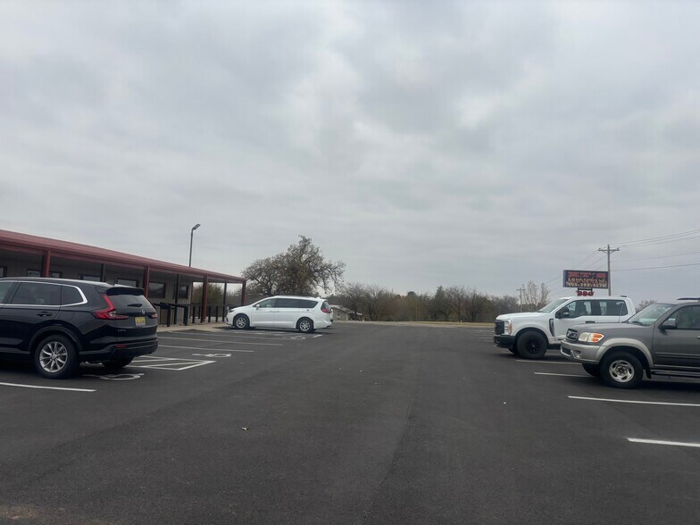 More Photos Of 8329 N Council Ave, Blanchard Restaurant For Lease