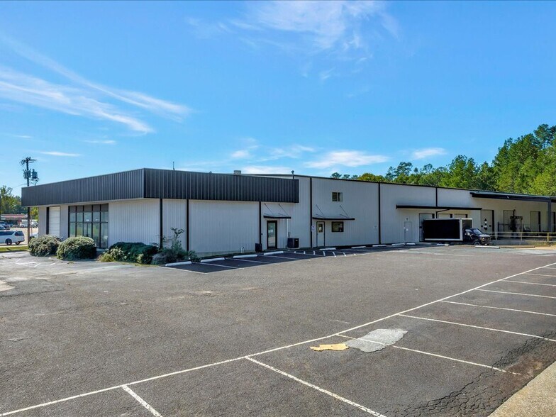 More Photos Of 3804 South St, Nacogdoches Warehouse For Sale