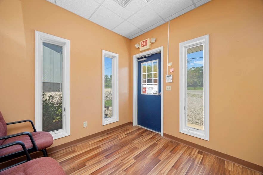 More Photos Of 1200 S Hartshorn Rd, Lakeside Marblehead Warehouse For Sale