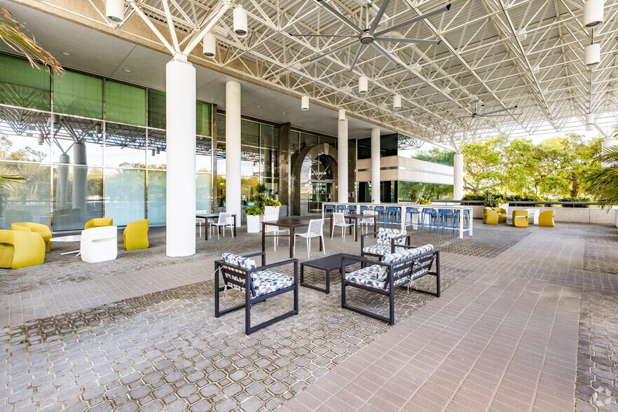 More Photos Of 600 N Westshore Blvd, Tampa Office For Lease