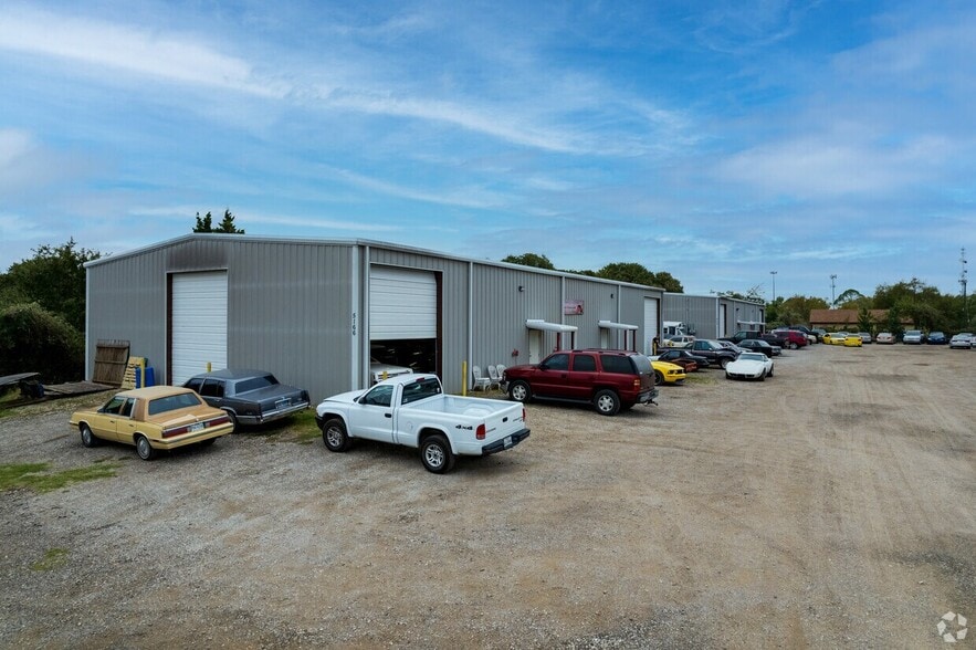 More Photos Of 5160-5170 Lemons Rd, Fort Worth Warehouse For Lease