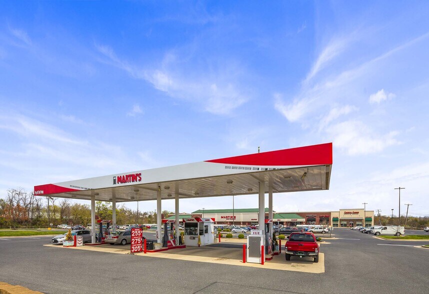 More Photos Of 1015 Richmond Ave, Staunton General Retail For Lease