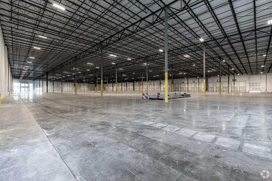 More Photos Of 3210 N Central Expy, McKinney Unknown For Lease