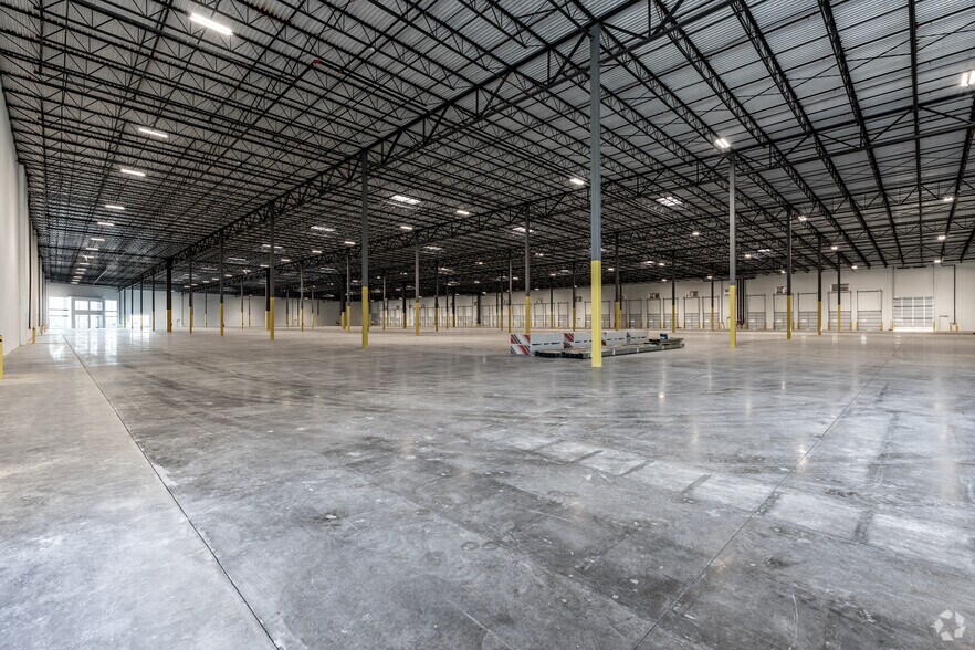 More Photos Of 3210 N Central Expy, McKinney Unknown For Lease