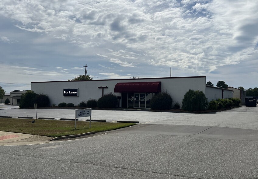 More Photos Of 949 Carl Vison Parkway, Centerville Light Distribution For Lease
