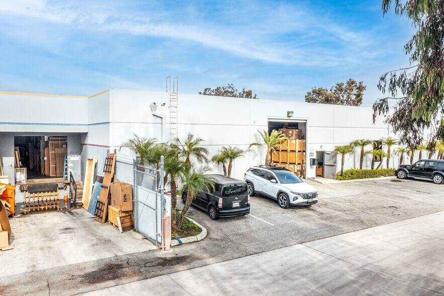 More Photos Of 13625 S Gramercy Pl, Gardena Warehouse For Lease