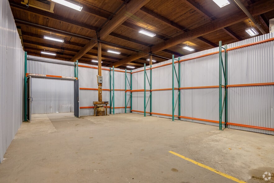 More Photos Of 12140-12160 103A Av, Surrey Warehouse For Lease