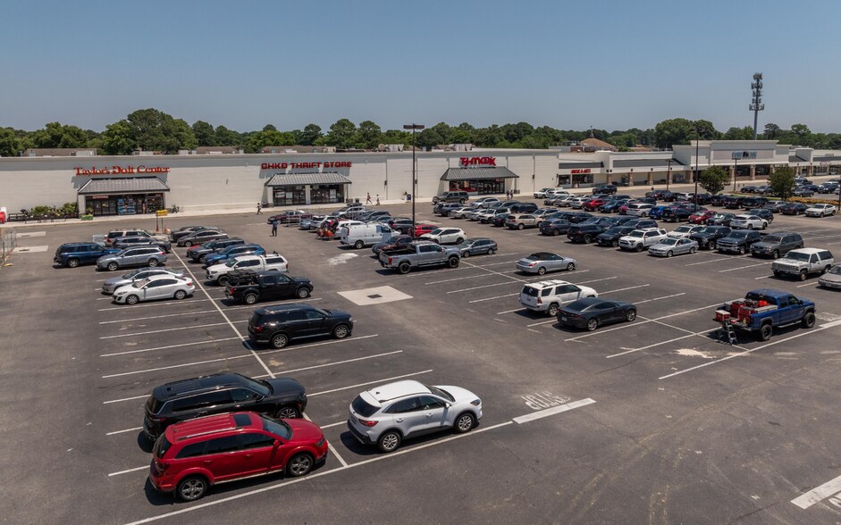 More Photos Of 5242 Fairfield Shopping Ctr, Virginia Beach Land For Lease