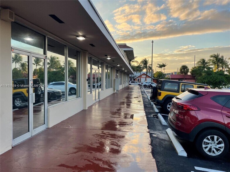 More Photos Of 236 N Federal Hwy, Dania Beach Unknown For Lease