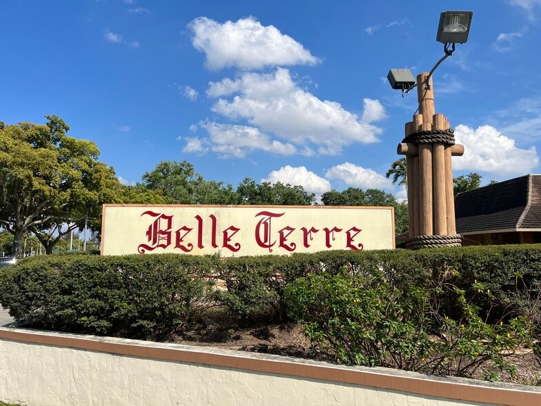 Primary Photo Of 7800 W Oakland Park Blvd, Sunrise Medical For Lease