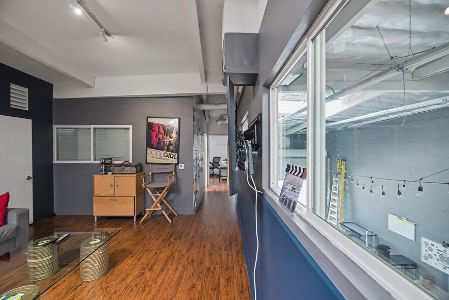 More Photos Of 13428 Beach Ave, Marina Del Rey Warehouse For Lease