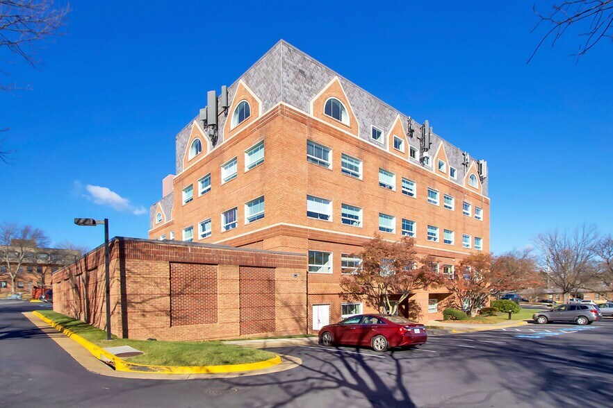 More Photos Of 10301 Democracy Ln, Fairfax Office For Lease